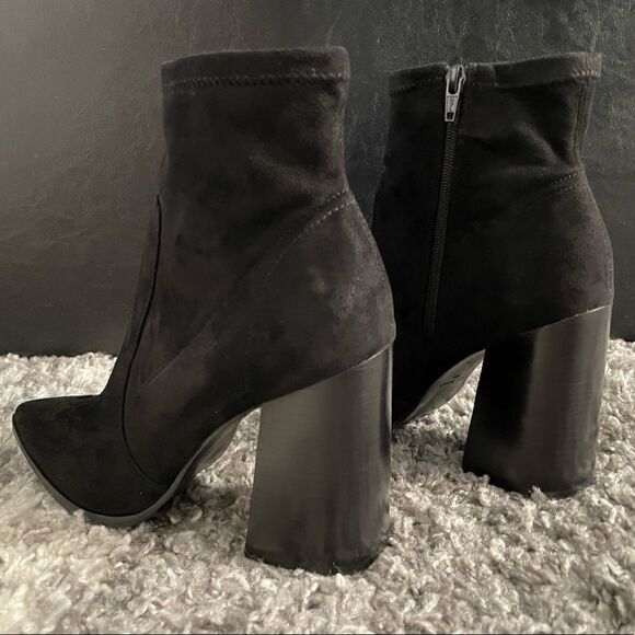 NWOB Steve Madden Touchdown Booties - Picture 7 of 10